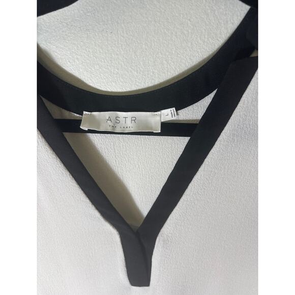 Astr Wite With Black Trim Oversize Top sz L - Picture 2 of 3
